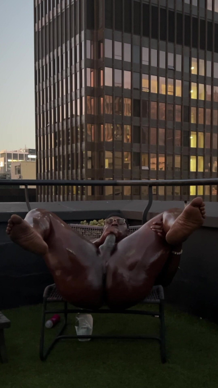 DADDYBLACKXXX: Kontol hitam besar diminyaki sampai jacking off dan twerking di...