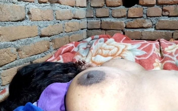 Hot Sex Bhabi: 의붓아들과 섹스하는 푸미 바비