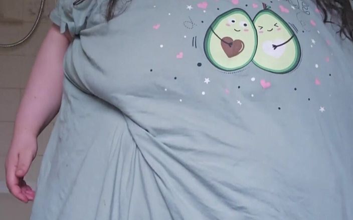 SSBBWLadyBrads: 巨大的女神屁股和身体炫耀