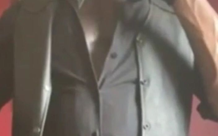 Black smoking muscle stepdad: सेक्सी चमड़ा और तंग फिटिंग अथक धूम्रपान दृश्य