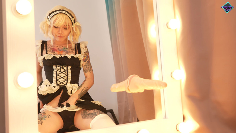 Karneli Bandi: Maid Fucked Her Reflection