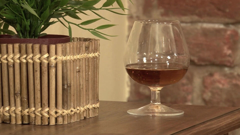 Transsexuell and gay club: 热辣兄弟在户外激情口交和啪