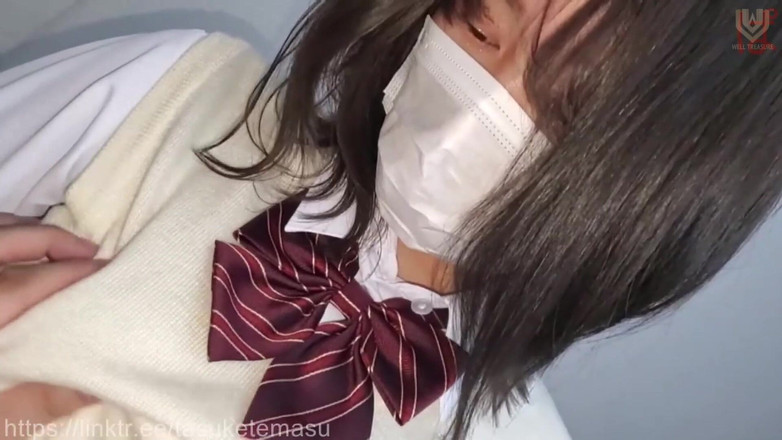 Japonica study book: 色白巨乳美少女。明るい公園でおもちゃを入れさせ散歩