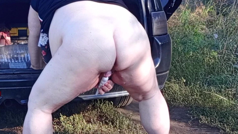 Zona901: Neighbor Gets Lots of Orgasms with Squirting