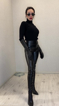 Mistress in Leather, Humiliation, Sph