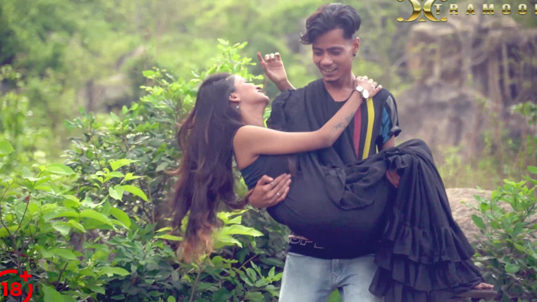 Xtramood: Sexe desi sexy dans la jungle d’un joli couple, sexe...