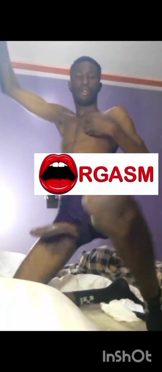 Sweetass132: Masturbándose Mi Polla Negra Gorda