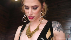 Kink TS: Alta e sbalorditiva trans la padrona casey bacia