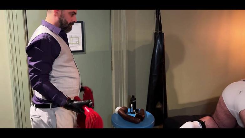 PoppaPig: Assorcist: Gay Beruang Paderi BDSM