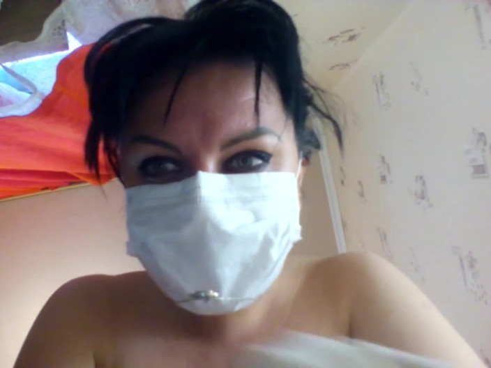 Sexy Milf: Doctor gigante aplastará tu cuerpo con sus manos de látex...