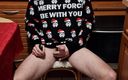 FM Records: Aku lagi asik masturbasi kontol besarku pakai sweter natal di...