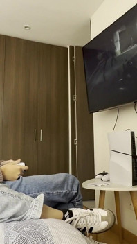 Sexo Lesbico Mientras Mi Mejor Amiga Juega Videojuegos
