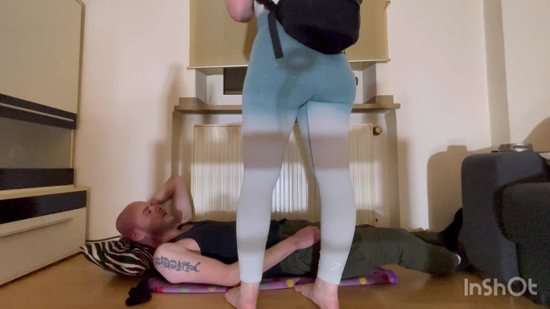 Lizzy Crush: 85kg Trampling Challenge - Testing How Much His Body Can Take