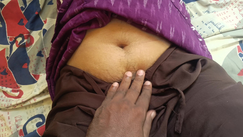 Pushpa studio: Betrügende hausfrau fickt im bett