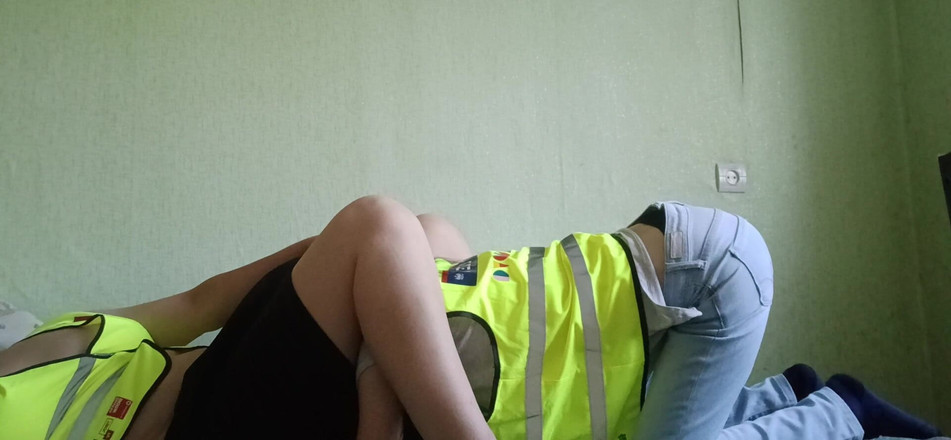 Lesbian-illusion: Gorący ryzykowny seks między dwoma lesbijskimi kolegami w pracy