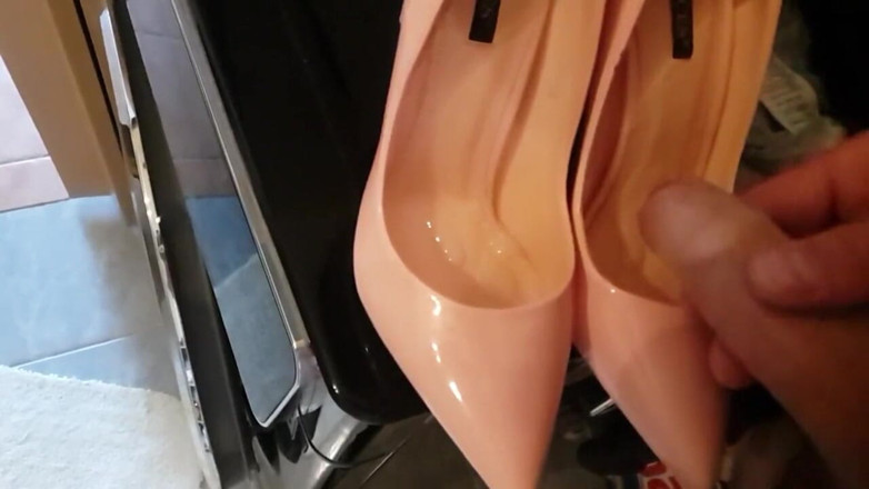 Milosbroz: Cum on new sexy high heels my girl NO AUDIO