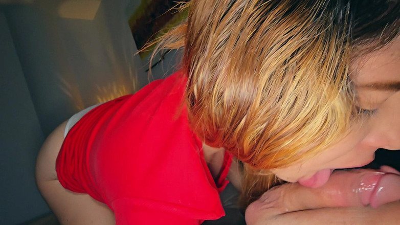 Labestiaylabella: Azgın elbiseli kız büyük yarakla sikiliyor