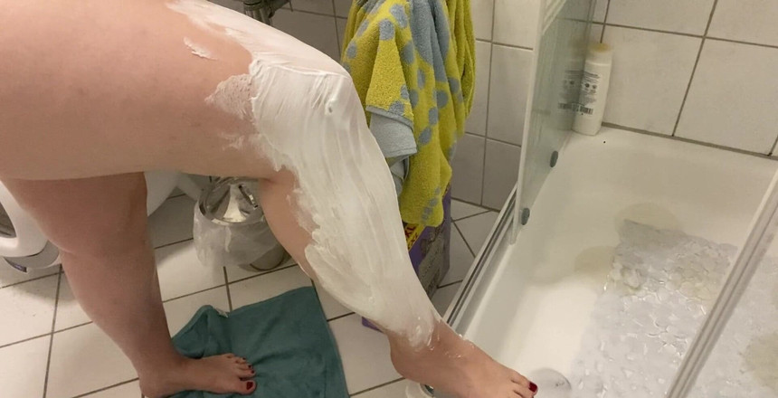 Deutsche Anna: Hari ini aku akan mengajakmu dan menunjukkan padamu bagaimana aku...