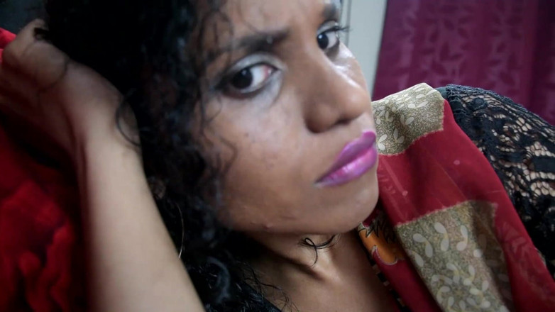 Sexy Lily: Una miLF indiana arrapata con un culo enorme fa un...
