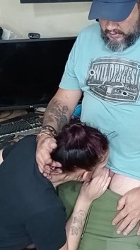 Cocoldmy vriendin F****** het gezicht van mijn vrouw