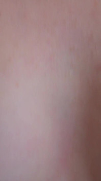 Perfekte kleine rosa titten und nippel spielen