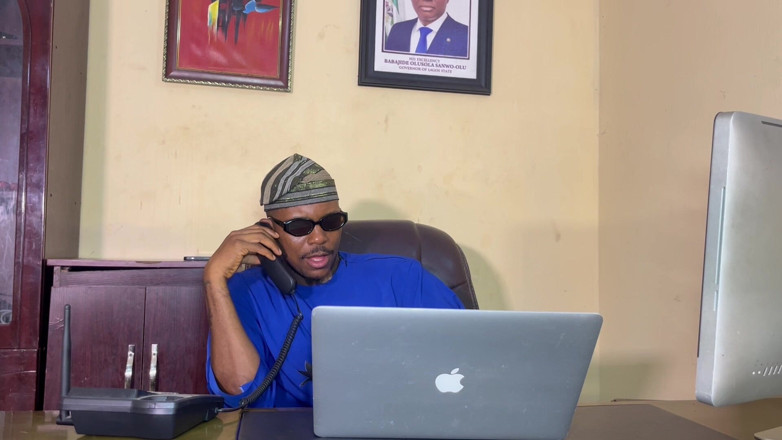 Prettypussy102: I Went to Greet My Stepsister Husband at Him Office...