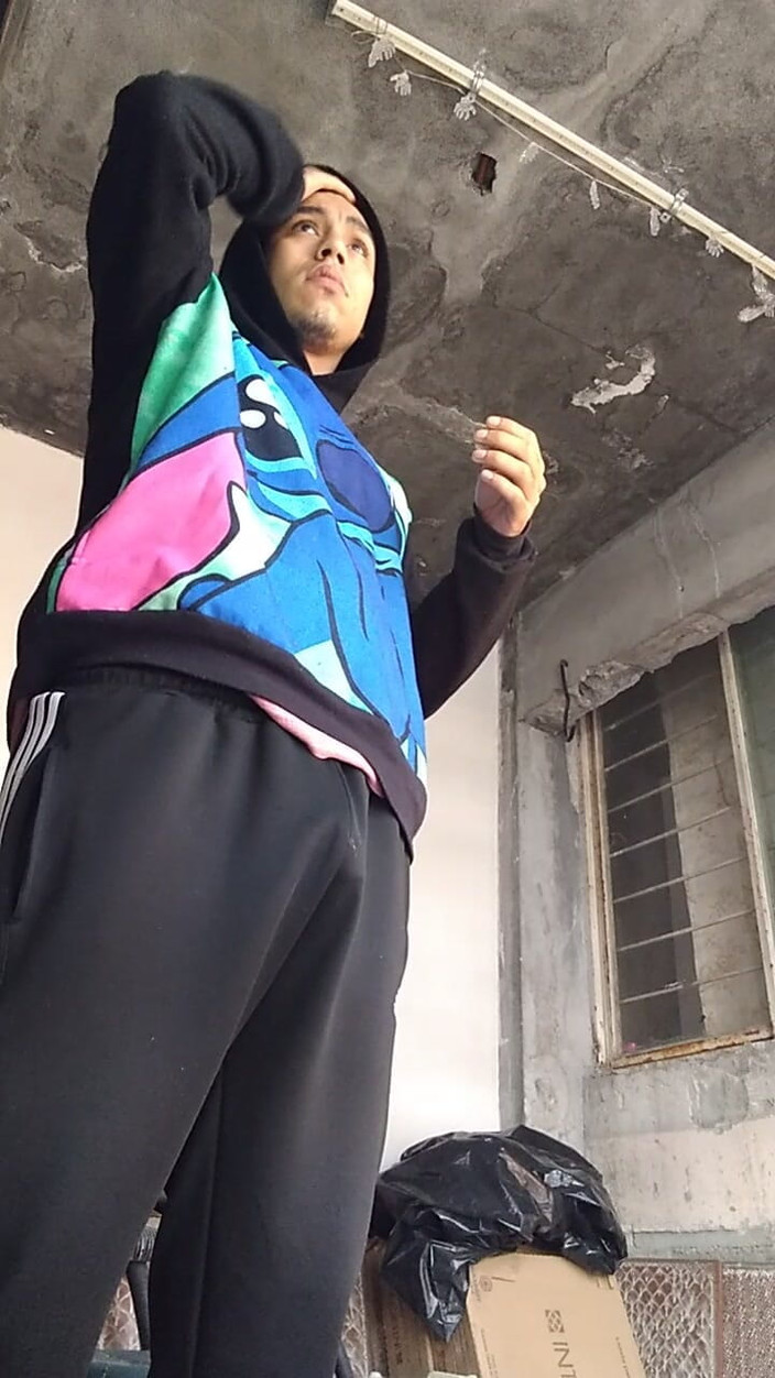 AlexAlejandro13: 我穿着裤子给你看