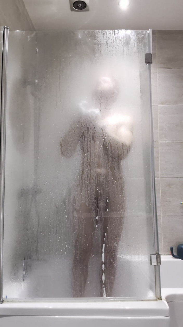 Nathan Forest: 샤워하는 나를 지켜봐