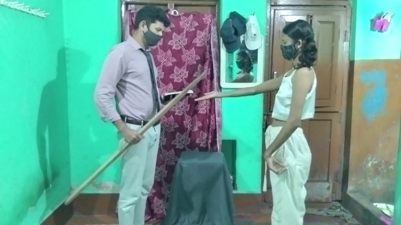 Horrny-Archana: हिंदी टीचर छात्र लड़की को सजा देता है