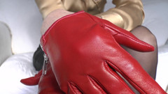 Lady Victoria Valente: Annusare intensamente i miei guanti di pelle rossa, Lady Victoria...