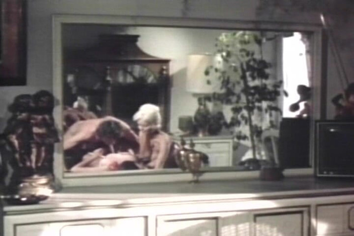 Planete Francaise: Eleganckie francuskie panie po trójkącie