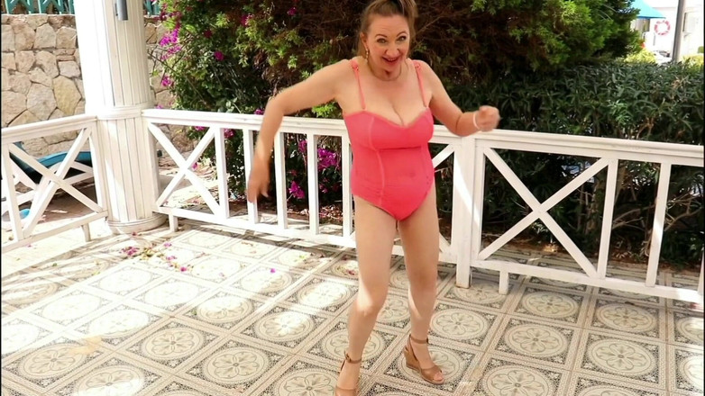 MariaOld: Matură țâțoasă matură țâțoasă flirtează