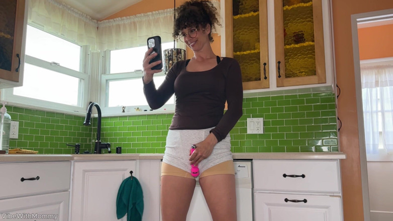 VibeWithMommy: Esposa caliente te por el tiempo de cara