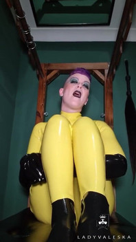 Latexfüße und latexhandschuhe verehren