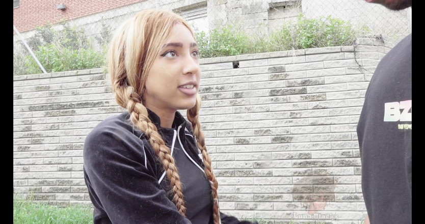 LunaBlackx: Ich Gehe Die Straße Runter Und Suche Nach Jemanden, Der...