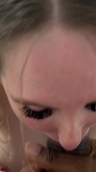 Blake Debarge - teenie tiny british slut dá bbc bj
