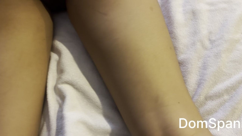 RealDomSpank: Petite asiatisk tonårsflicka första gången analsexträning fullständig video oredigerad.
