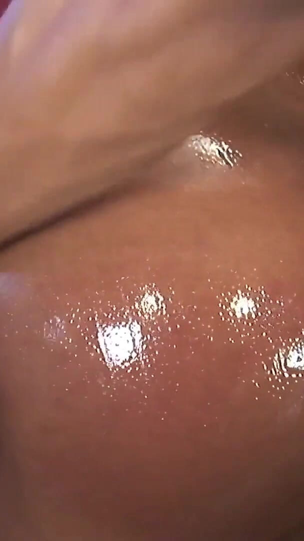 Ebony beauty: Tıraşlı esmer amcıklı baştan çıkarıcı zenci orta yaşlı seksi kadın mahogany...