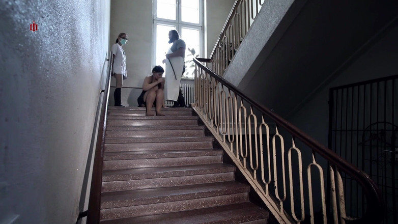 Inquisition and prison world: धीरज परीक्षण - आलसी सफाई महिला एंड्रिया को कड़ी मेहनत के प्रशिक्षण में जाना पड़ता है