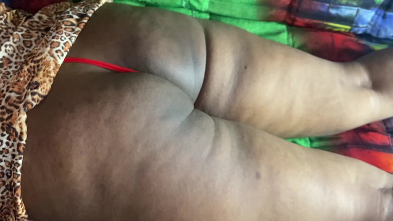 Angoori: Üvey baba goa otelde üvey kızını Hintçe sesli sikiyor