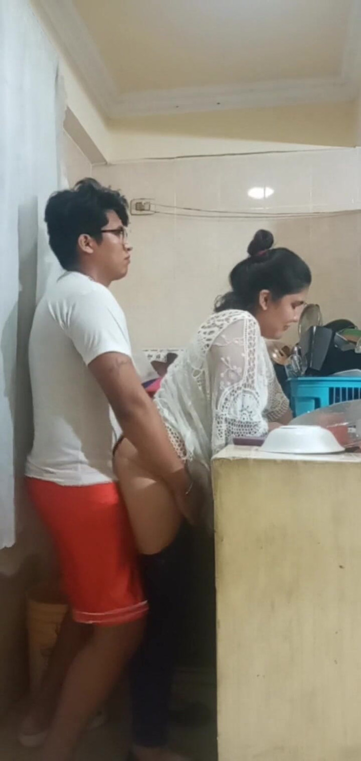 E-Alfa: Maid Fucked When She Washes the Dishes in the Kitchen