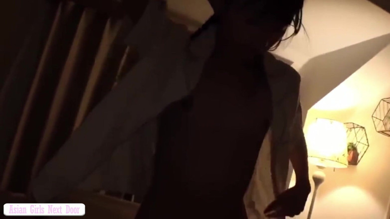 Neon Tenshi: Slender Beauty with an Idol-like Smile Revealed Her Most Relaxed...