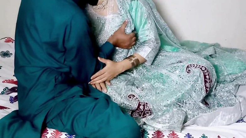 Rajput: Yeni gelin yumruk gecesi sert seks