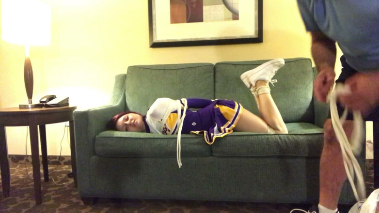 Tied_Tales: Próba cheerleaderka
