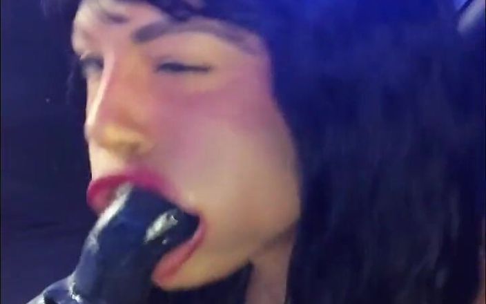 Anabel 693: Kouřím tvého ptáka, tati