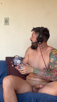 Komplett - Die Rothaarige Nachbarin Hat Ihre Nachbarin Beim Masturbieren Erwischt Und Endete Mit Einer Ladung in Ihrer Muschi!