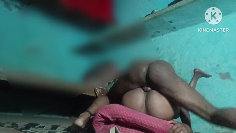 Sexyhousewife99: Bhabhi berkongkek kuat