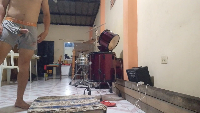 Martin13: La matrigna mostra un cazzo sfarzoso nella sua vagina, lo...