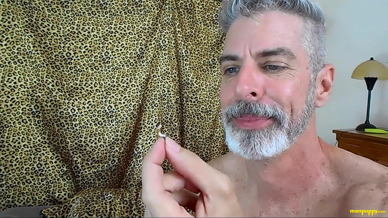 Man Puppy: Creeping on Stepdad in Bed - Daddy Giant 3