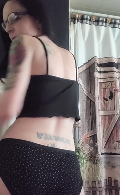 Raven Willow: 21spicy 大声和多汁的放屁所有你们的臭屁情人